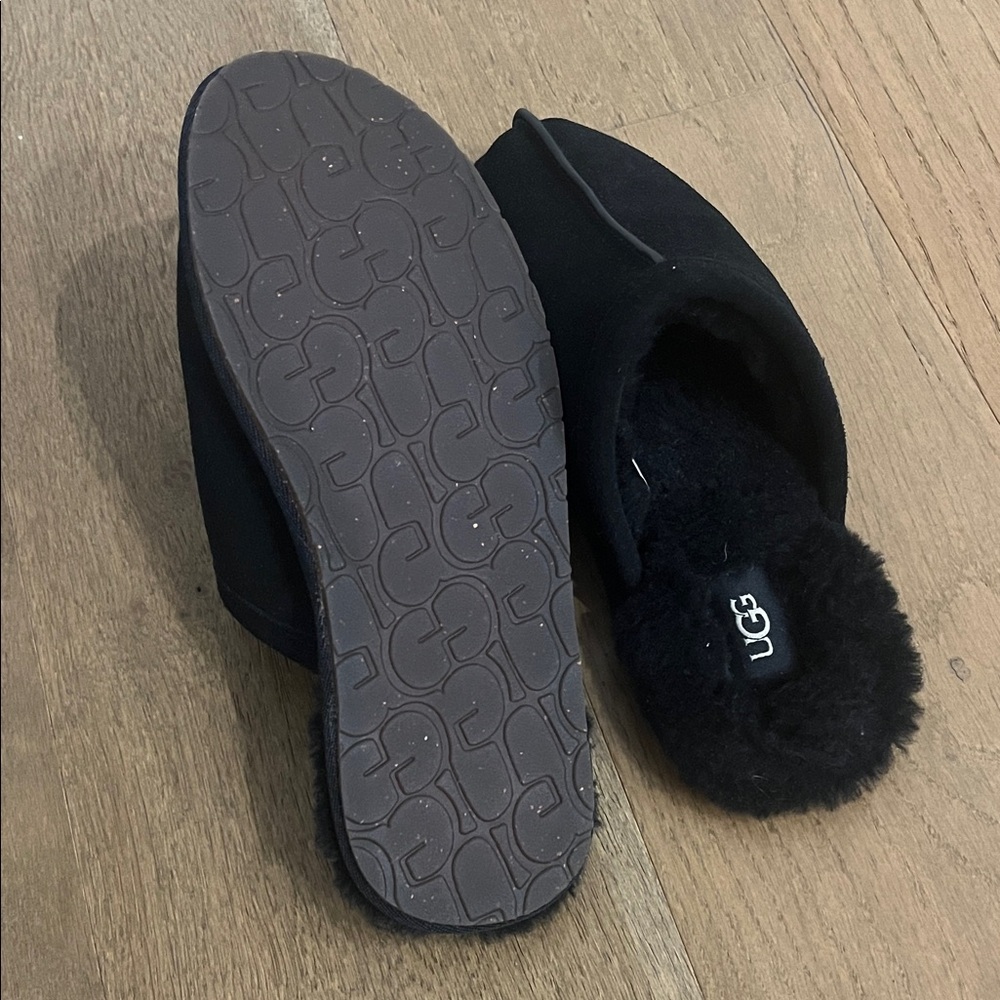 UGG Black Cozy Slippers - Picture 3 of 3
